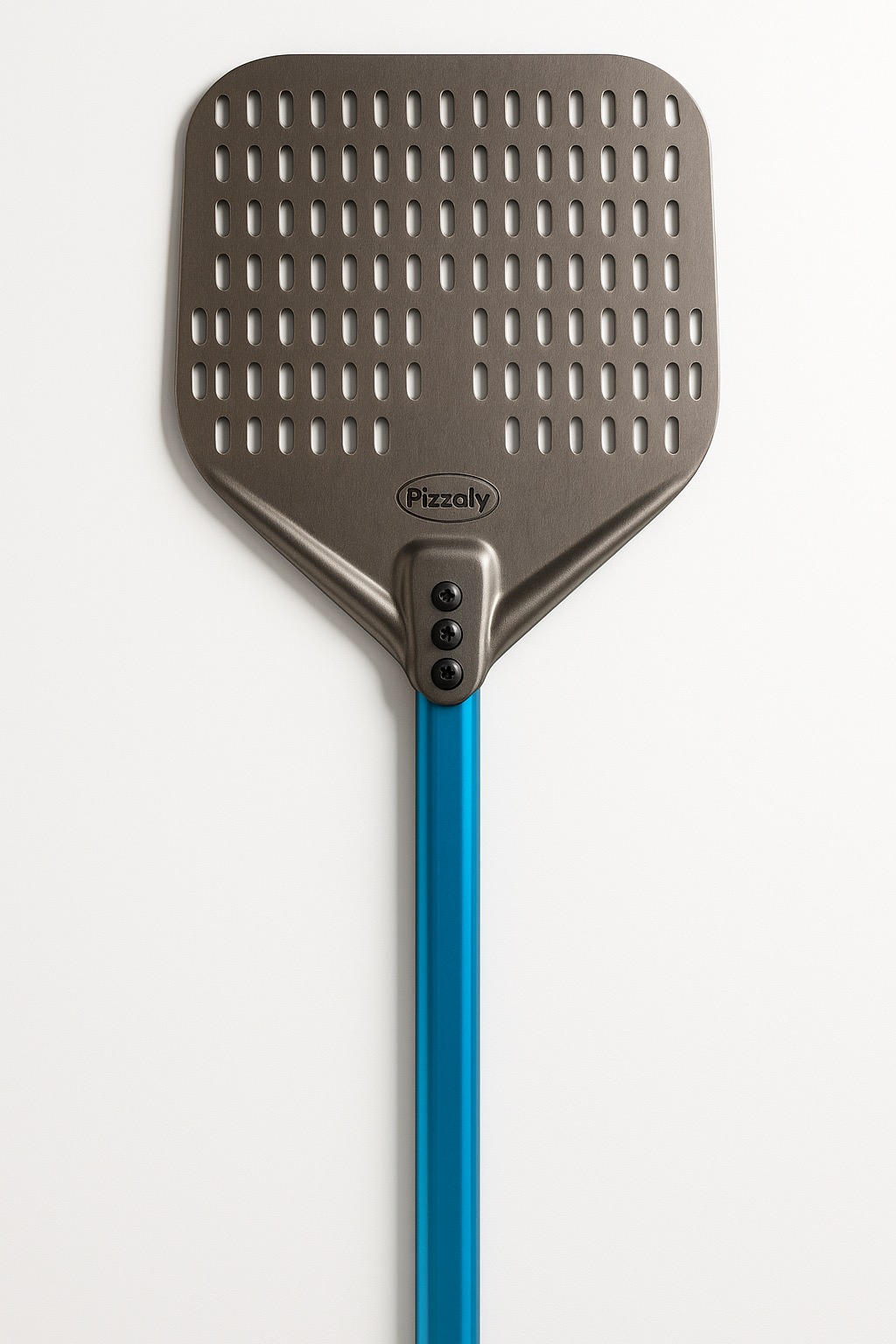 מרדה/כף פיצה מחוררת 35.5X30.5 ס"מ ידית כחולה 91 ס"מ | Pizzaly